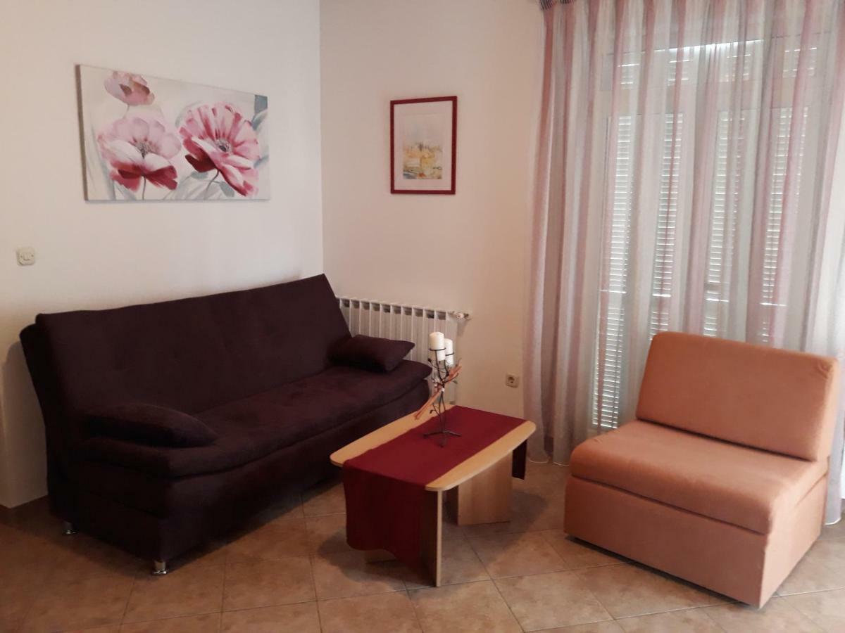 Family Apartments Suzi Ровинь Экстерьер фото
