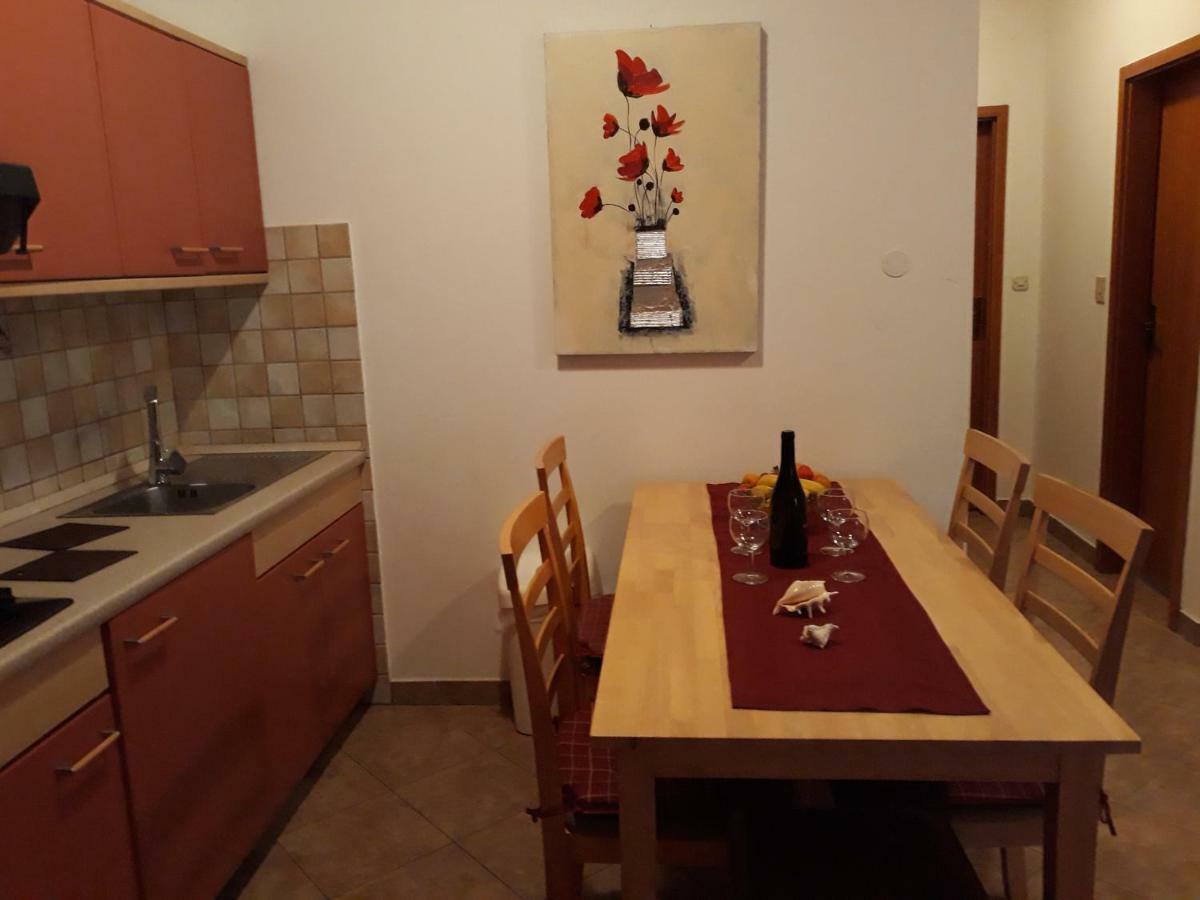 Family Apartments Suzi Ровинь Экстерьер фото